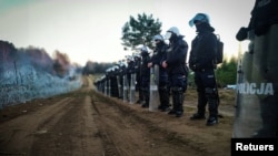 Польская полиция на границе Польши и Беларуси 